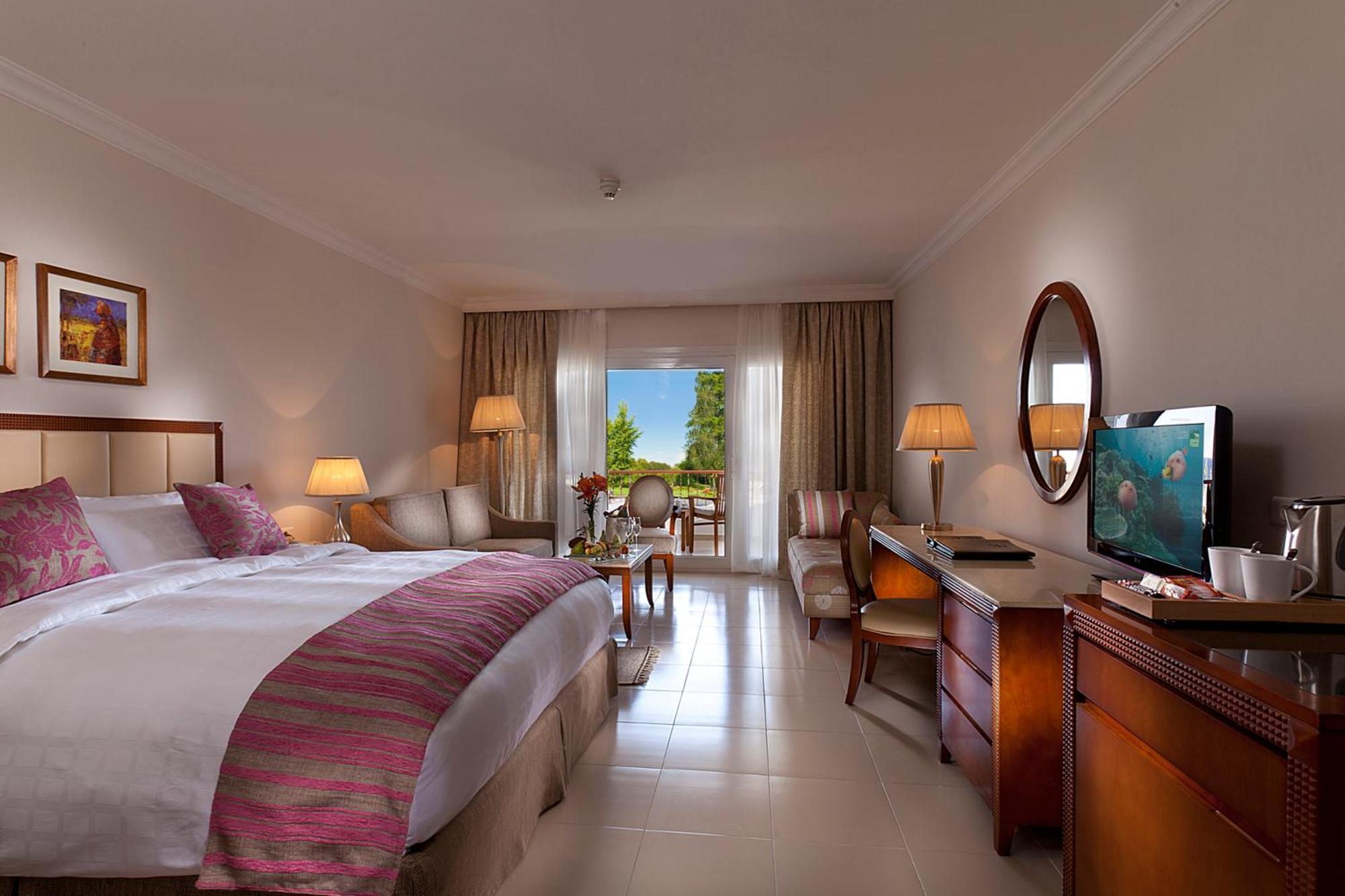 Baron Palace Sahl Hasheesh Hurghada Buitenkant foto A room at the hotel