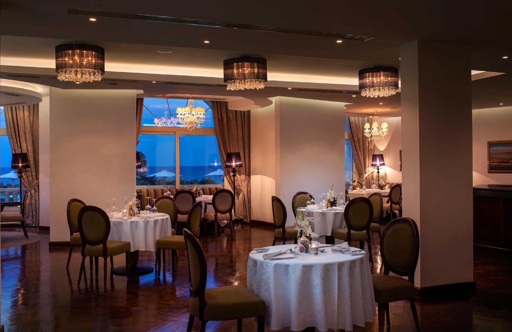 Baron Palace Sahl Hasheesh Hurghada Buitenkant foto The restaurant