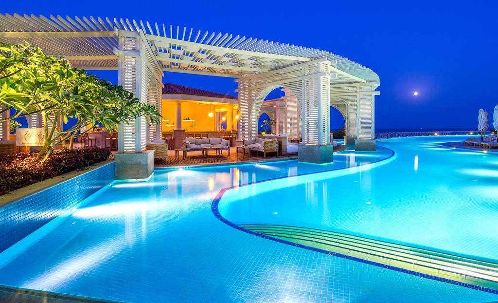 Baron Palace Sahl Hasheesh Hurghada Buitenkant foto The pool at the Sheraton Nha Trang Hotel & Spa Resort