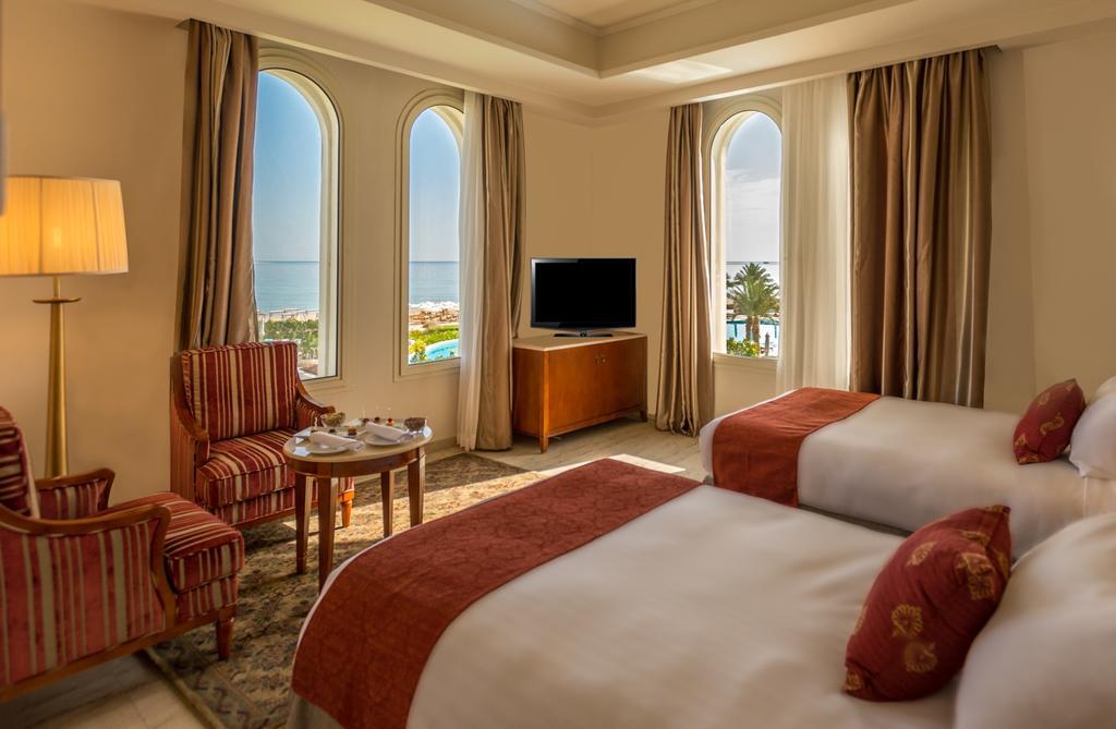 Baron Palace Sahl Hasheesh Hurghada Buitenkant foto A room at the hotel